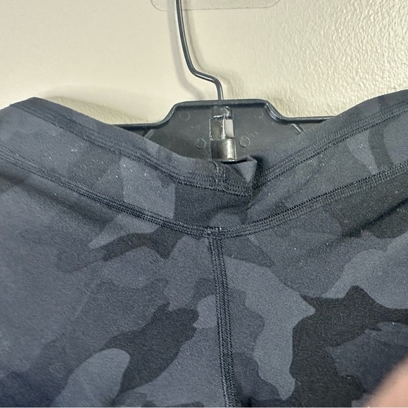 Lululemon Align Legging in Heritage 365Camo Deep Coal Multi Size 16 - Picture 6 of 8
